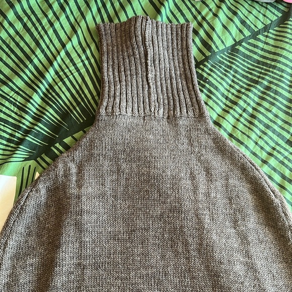 Sleeveless turtleneck - Heather brown - tall turtleneck sz S-M - Picture 9 of 11